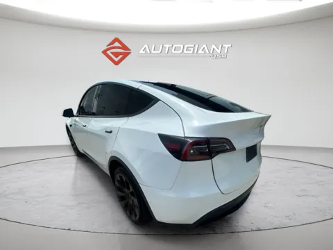 More photos of 2021 Tesla Model Y Long Range at AutoGiant USA Indianapolis, IN