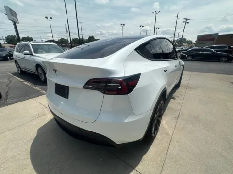 More photos of 2021 Tesla Model Y Long Range at AutoGiant USA Indianapolis, IN