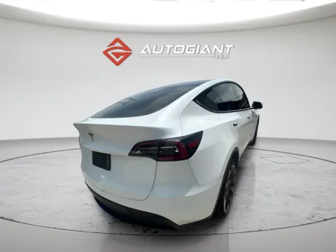 More photos of 2021 Tesla Model Y Long Range at AutoGiant USA Indianapolis, IN