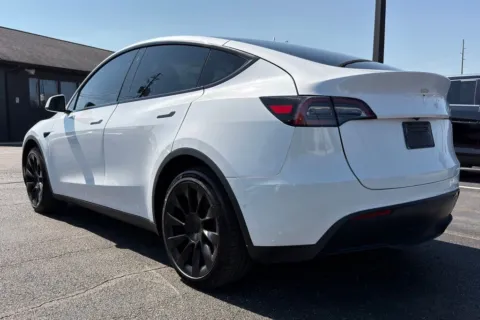 More photos of 2021 Tesla Model Y Long Range at AutoGiant USA Indianapolis, IN