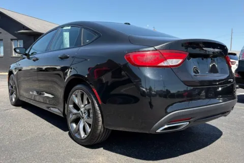 More photos of 2016 Chrysler 200 S at AutoGiant USA Indianapolis, IN