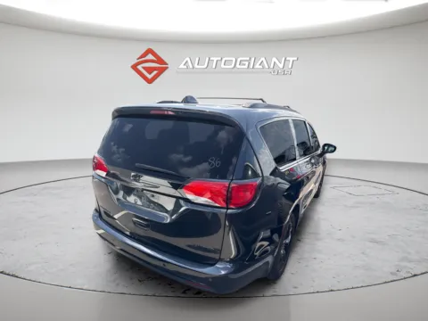 More photos of 2020 Chrysler Pacifica Limited at AutoGiant USA Indianapolis, IN