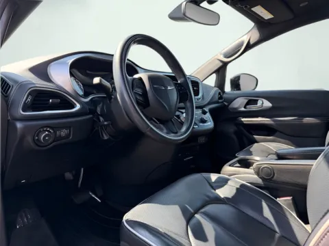 Another view of 2020 Chrysler Pacifica Limited for sale in Indianapolis, IN at AutoGiant USA Indianapolis