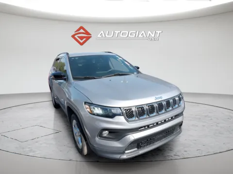 More photos of 2023 Jeep Compass Latitude at AutoGiant USA Indianapolis, IN