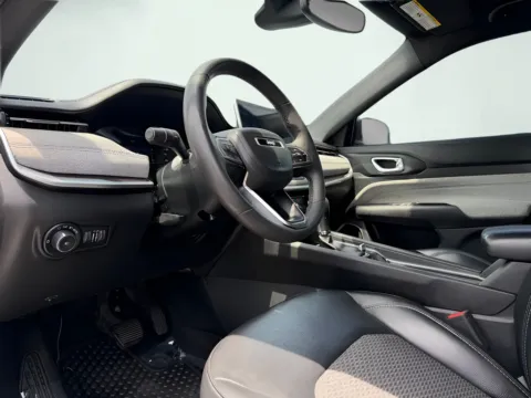 More photos of 2023 Jeep Compass Latitude at AutoGiant USA Indianapolis, IN