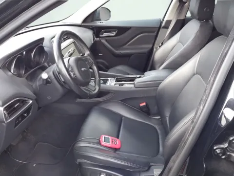More photos of 2020 Jaguar F-PACE 25t Premium at AutoGiant USA Indianapolis, IN