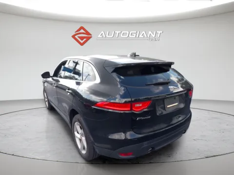 More photos of 2020 Jaguar F-PACE 25t Premium at AutoGiant USA Indianapolis, IN