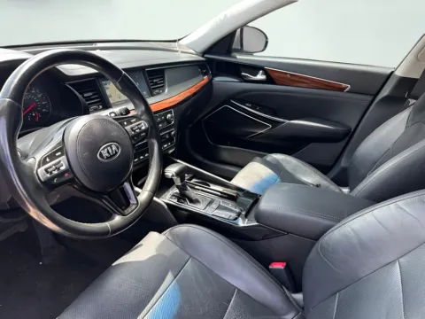 Photos of 2017 Kia Cadenza Premium for sale in Indianapolis, IN at AutoGiant USA Indianapolis