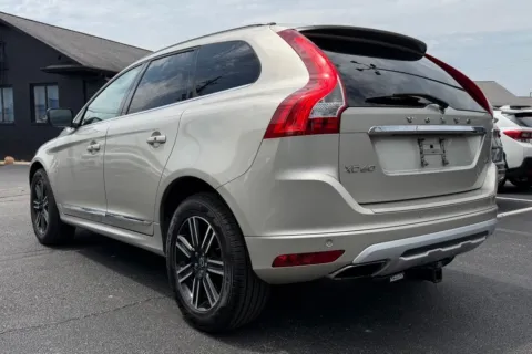 More photos of 2017 Volvo XC60 T5 Dynamic at AutoGiant USA Indianapolis, IN
