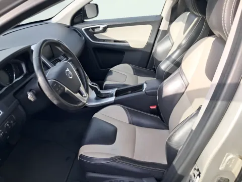 More photos of 2017 Volvo XC60 T5 Dynamic at AutoGiant USA Indianapolis, IN