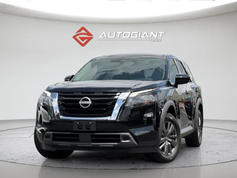 Black 2023 Nissan Pathfinder S for sale in Indianapolis, IN