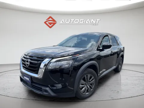 Black 2023 Nissan Pathfinder S for sale in Indianapolis, IN