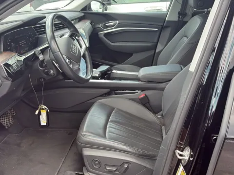 More photos of 2019 Audi e-tron Premium Plus at AutoGiant USA Indianapolis, IN
