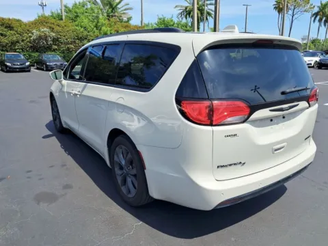 More photos of 2019 Chrysler Pacifica Limited at AutoGiant USA Indianapolis, IN