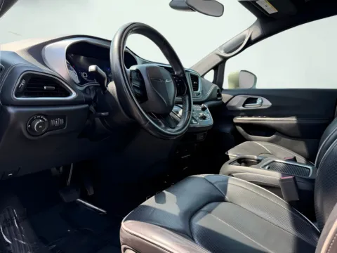More photos of 2019 Chrysler Pacifica Limited at AutoGiant USA Indianapolis, IN