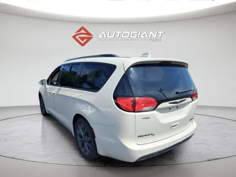 More photos of 2019 Chrysler Pacifica Limited at AutoGiant USA Indianapolis, IN