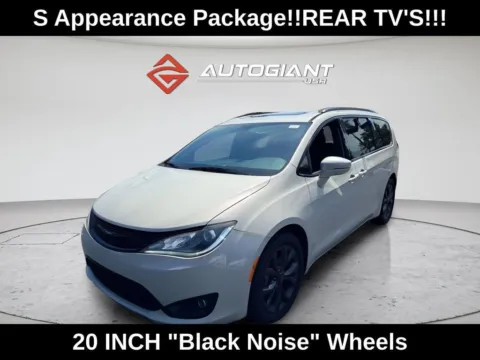 Photos of 2019 Chrysler Pacifica Limited for sale in Indianapolis, IN at AutoGiant USA Indianapolis
