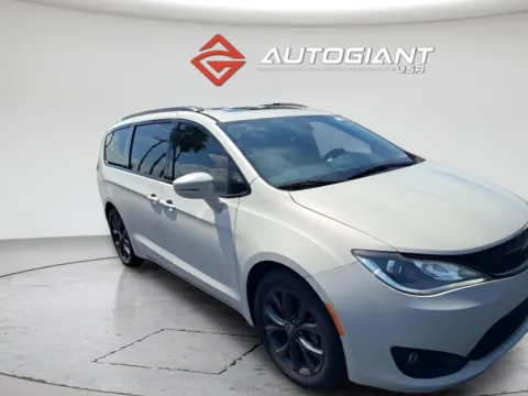 More photos of 2019 Chrysler Pacifica Limited at AutoGiant USA Indianapolis, IN