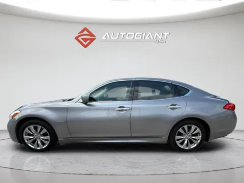 Photos of 2012 INFINITI M Hybrid M35h for sale in Indianapolis, IN at AutoGiant USA Indianapolis