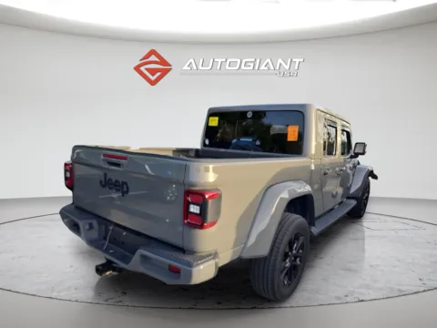 Photos of 2023 Jeep Gladiator Overland for sale in Indianapolis, IN at AutoGiant USA Indianapolis