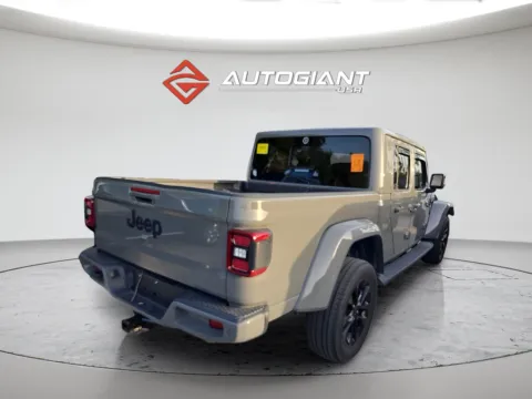 Photos of 2023 Jeep Gladiator Overland for sale in Indianapolis, IN at AutoGiant USA Indianapolis