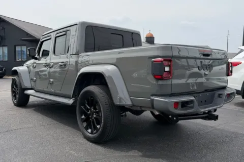 More photos of 2023 Jeep Gladiator Overland at AutoGiant USA Indianapolis, IN
