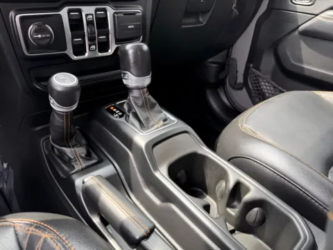 Photos of 2023 Jeep Gladiator Overland for sale in Indianapolis, IN at AutoGiant USA Indianapolis
