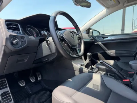 Photos of 2019 Volkswagen Golf Alltrack for sale in Indianapolis, IN at AutoGiant USA Indianapolis