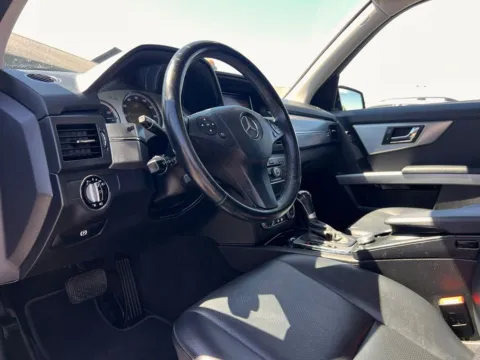 Photos of 2010 Mercedes-Benz GLK 350 for sale in Indianapolis, IN at AutoGiant USA Indianapolis