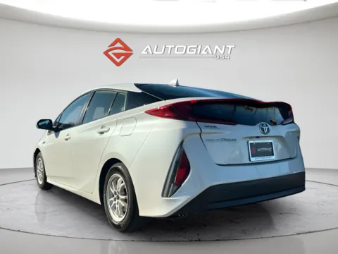 More photos of 2021 Toyota Prius Prime LE at AutoGiant USA Indianapolis, IN