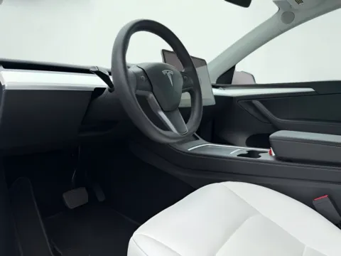 Photos of 2022 Tesla Model Y Long Range for sale in Indianapolis, IN at AutoGiant USA Indianapolis