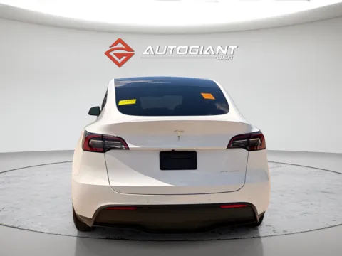 More photos of 2022 Tesla Model Y Long Range at AutoGiant USA Indianapolis, IN