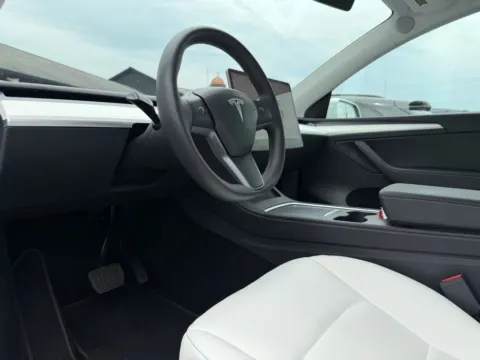 Photos of 2022 Tesla Model Y Long Range for sale in Indianapolis, IN at AutoGiant USA Indianapolis