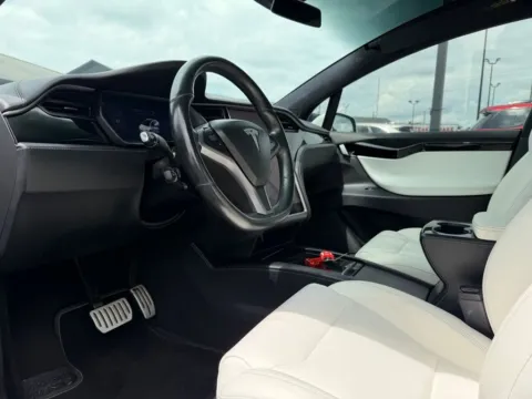 Photos of 2019 Tesla Model X Performance for sale in Indianapolis, IN at AutoGiant USA Indianapolis