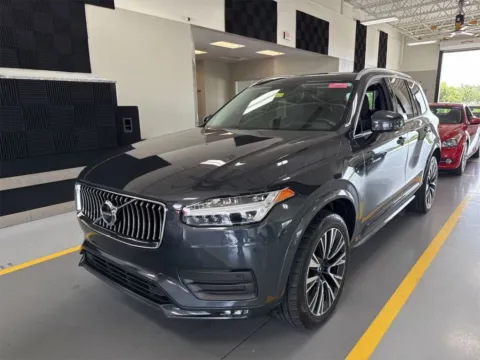 Gray 2022 Volvo XC90 T6 Momentum for sale in Indianapolis, IN