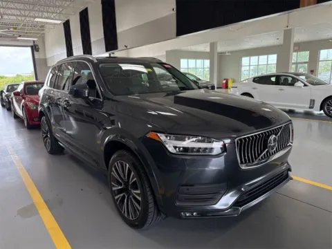 More photos of 2022 Volvo XC90 T6 Momentum at AutoGiant USA Indianapolis, IN