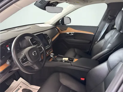 More photos of 2022 Volvo XC90 T6 Momentum at AutoGiant USA Indianapolis, IN