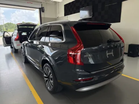 Photos of 2022 Volvo XC90 T6 Momentum for sale in Indianapolis, IN at AutoGiant USA Indianapolis