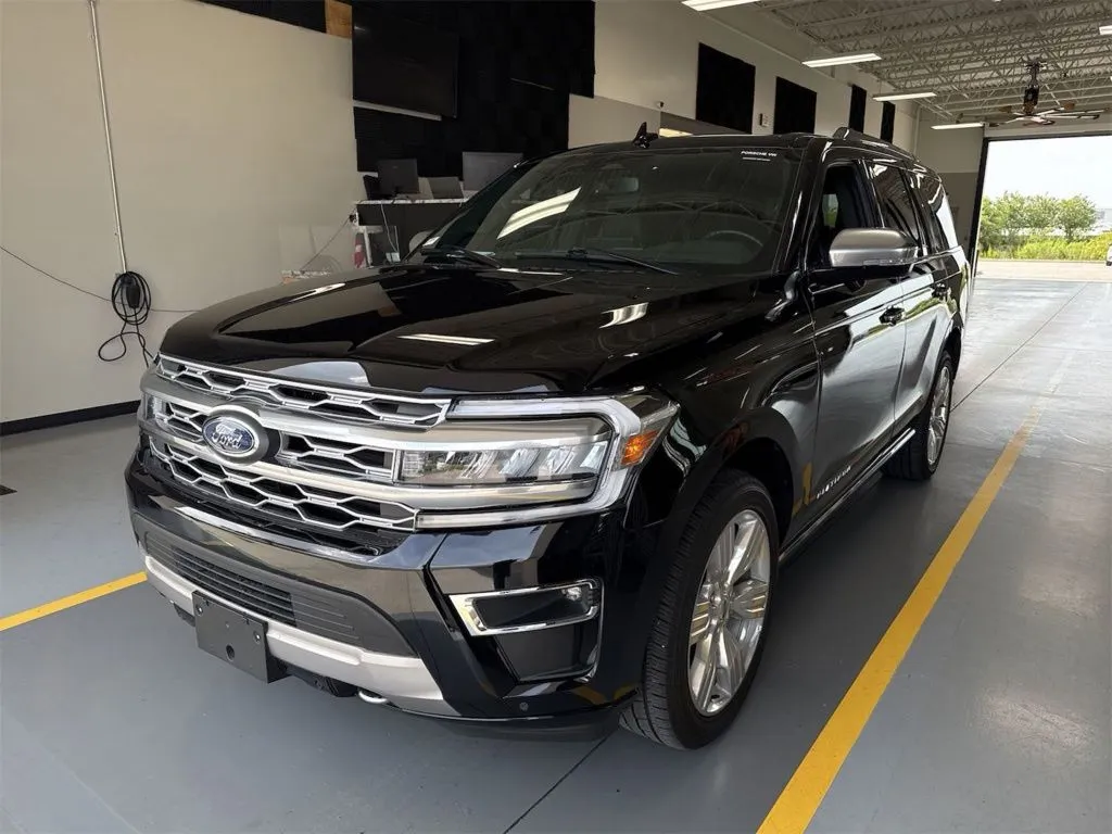 Black 2023 Ford Expedition Platinum for sale in Indianapolis, IN