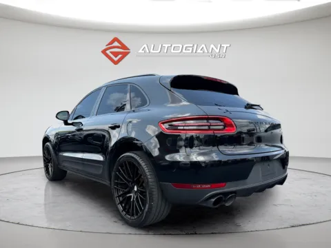More photos of 2018 Porsche Macan at AutoGiant USA Indianapolis, IN