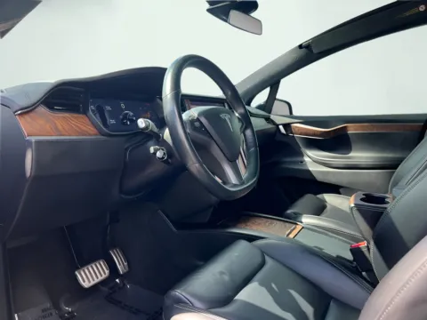 Photos of 2020 Tesla Model X Long Range for sale in Indianapolis, IN at AutoGiant USA Indianapolis