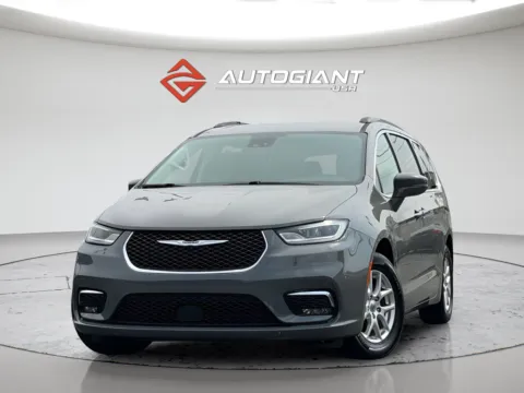 Gray 2022 Chrysler Pacifica Touring L for sale in Indianapolis, IN