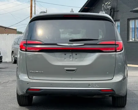 More photos of 2022 Chrysler Pacifica Touring L at AutoGiant USA Indianapolis, IN