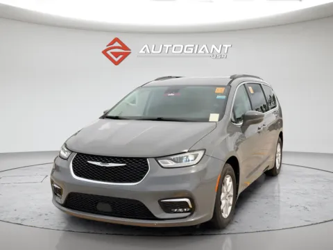 Gray 2022 Chrysler Pacifica Touring L for sale in Indianapolis, IN