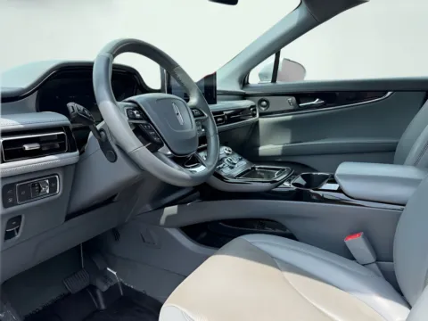Photos of 2021 Lincoln Nautilus Reserve for sale in Indianapolis, IN at AutoGiant USA Indianapolis