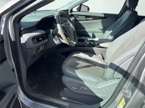 More photos of 2021 Lincoln Nautilus Reserve at AutoGiant USA Indianapolis, IN
