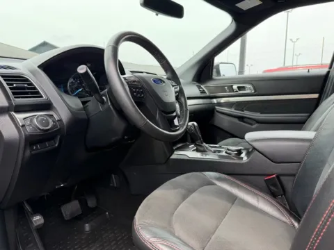 Photos of 2019 Ford Explorer XLT for sale in Indianapolis, IN at AutoGiant USA Indianapolis