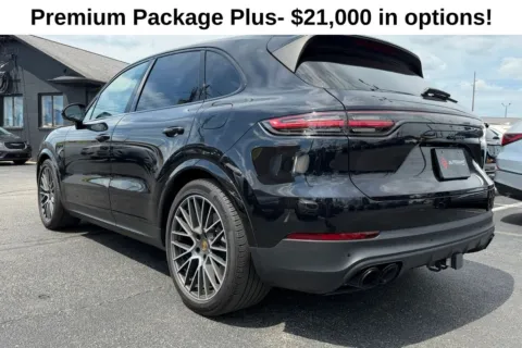 More photos of 2020 Porsche Cayenne E-Hybrid at AutoGiant USA Indianapolis, IN