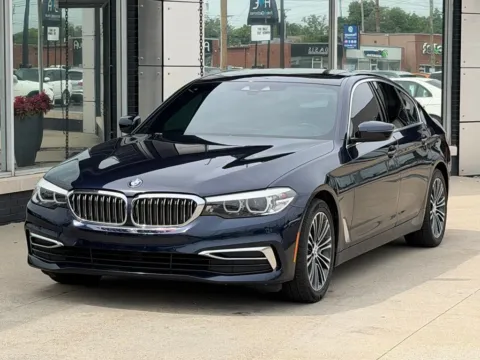 Blue 2019 BMW 5 Series 530i xDrive for sale in Indianapolis, IN