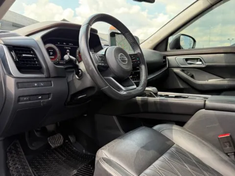 Photos of 2021 Nissan Rogue Platinum for sale in Indianapolis, IN at AutoGiant USA Indianapolis